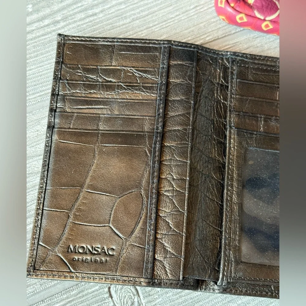 6 vintage leather wallets, all styles, good condition